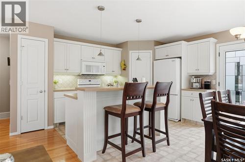1642 Wingert Drive, Regina, SK - Indoor Photo Showing Kitchen