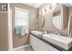Main Floor Ensuite - 