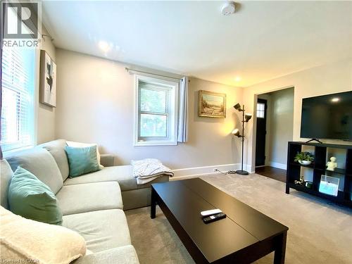358 Dundas Street E, Hamilton, ON - Indoor Photo Showing Living Room