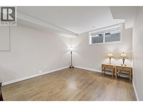 1638 Lindsay Drive, Kelowna, BC - Indoor Photo Showing Other Room