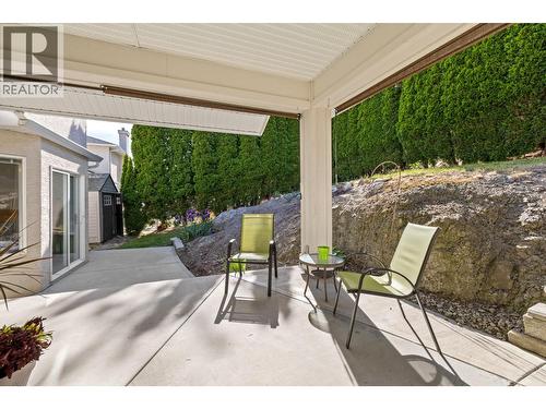 1638 Lindsay Drive, Kelowna, BC - Outdoor With Exterior