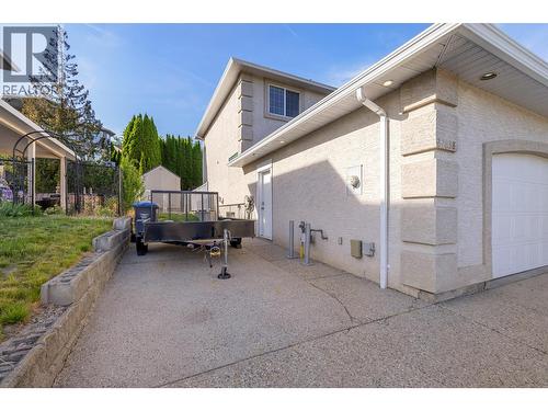 1638 Lindsay Drive, Kelowna, BC - Outdoor With Deck Patio Veranda With Exterior