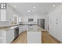 1638 Lindsay Drive, Kelowna, BC  - Indoor Photo Showing Kitchen With Upgraded Kitchen 