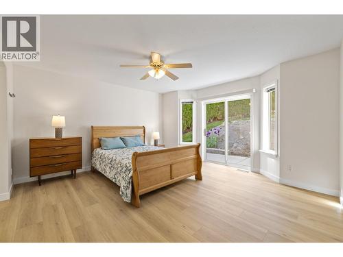 1638 Lindsay Drive, Kelowna, BC - Indoor Photo Showing Bedroom