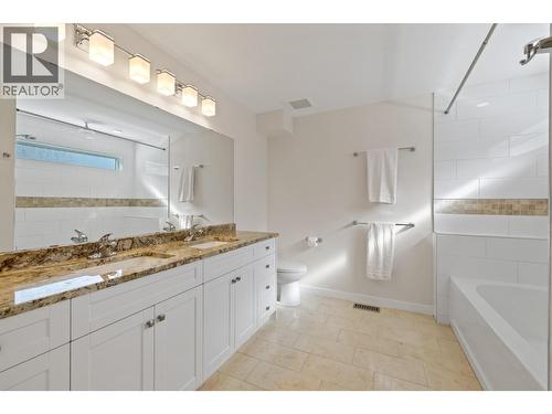 1638 Lindsay Drive, Kelowna, BC - Indoor Photo Showing Bathroom