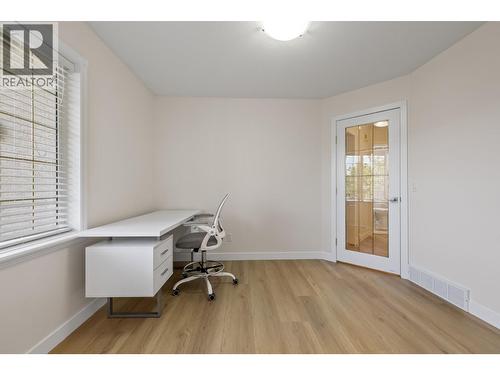 1638 Lindsay Drive, Kelowna, BC - Indoor Photo Showing Other Room
