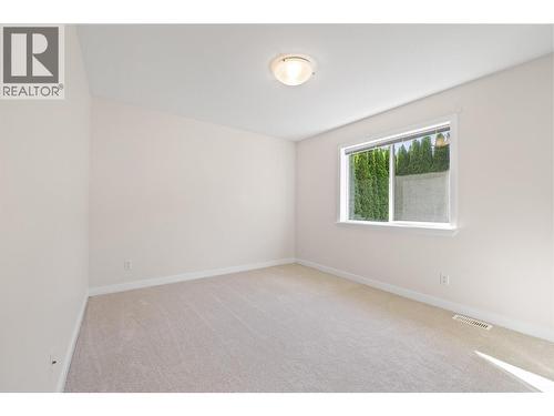 1638 Lindsay Drive, Kelowna, BC - Indoor Photo Showing Other Room