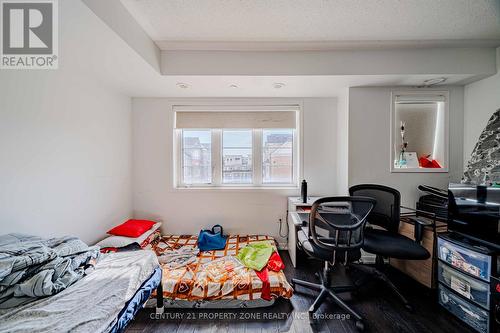 2514 Rosedrop Path, Oshawa, ON - Indoor Photo Showing Bedroom