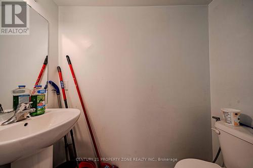 2514 Rosedrop Path, Oshawa, ON - Indoor Photo Showing Bathroom