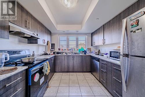 2514 Rosedrop Path, Oshawa, ON - Indoor Photo Showing Kitchen