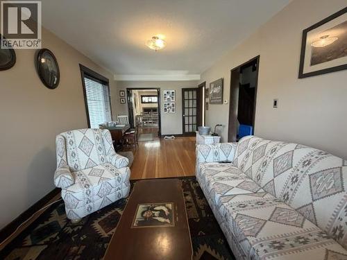 7264 Eugene Road, Prince George, BC - Indoor Photo Showing Living Room