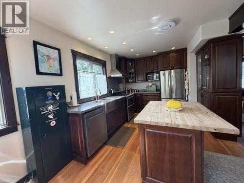 7264 Eugene Road, Prince George, BC - Indoor Photo Showing Kitchen With Double Sink