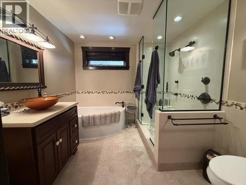 7264 Eugene Road, Prince George, BC - Indoor Photo Showing Bathroom