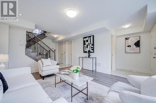 49 Cohen Way, Vaughan, ON - Indoor Photo Showing Living Room