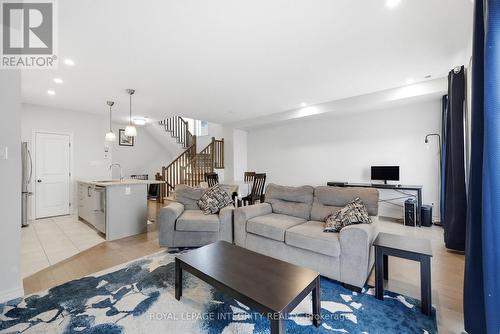 520 Stadacone Row, Ottawa, ON - Indoor Photo Showing Living Room