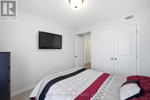 520 Stadacone Row, Ottawa, ON - Indoor Photo Showing Bedroom