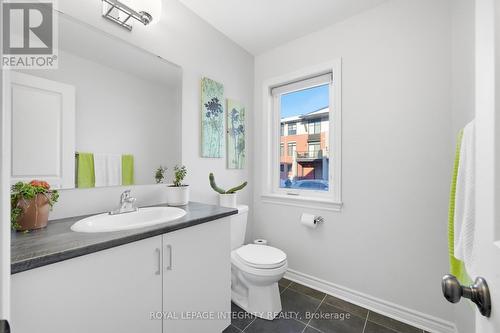 520 Stadacone Row, Ottawa, ON - Indoor Photo Showing Bathroom