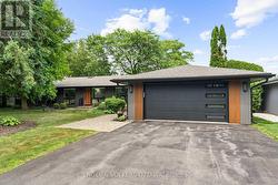 51 LISMER CRESCENT  Ottawa, ON K2K 1A5