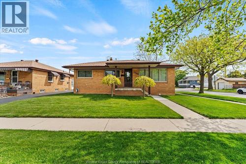 1796 Albert Road, Windsor, ON - Outdoor