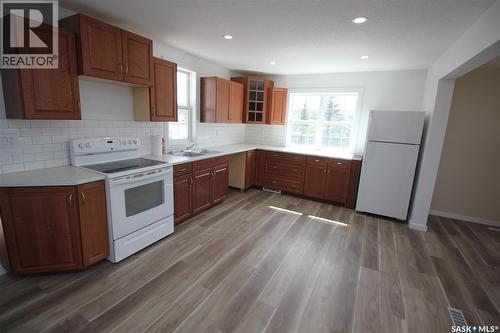 10 Louise Crescent, Katepwa Beach, SK - Indoor Photo Showing Kitchen