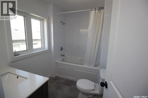 10 Louise Crescent, Katepwa Beach, SK - Indoor Photo Showing Bathroom