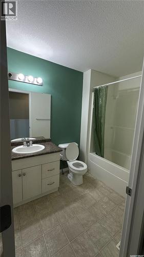 13 1437 1St Street, Estevan, SK - Indoor Photo Showing Bathroom