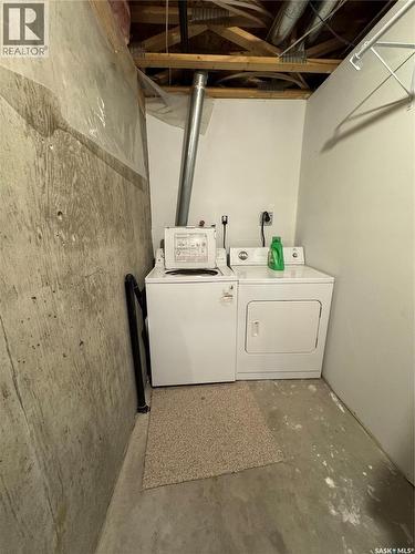13 1437 1St Street, Estevan, SK - Indoor Photo Showing Laundry Room
