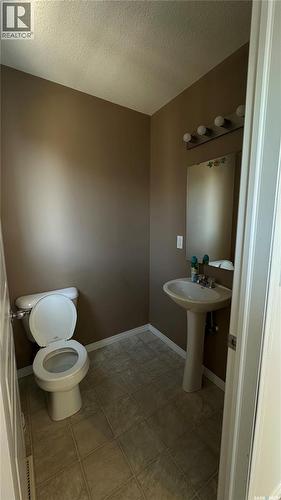 13 1437 1St Street, Estevan, SK - Indoor Photo Showing Bathroom
