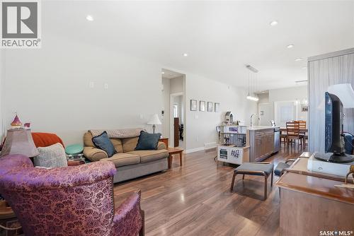 1407 Hughes Drive, Saskatoon, SK - Indoor Photo Showing Living Room