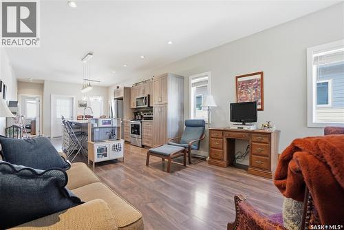 1407 Hughes Drive, Saskatoon, SK - Indoor Photo Showing Living Room