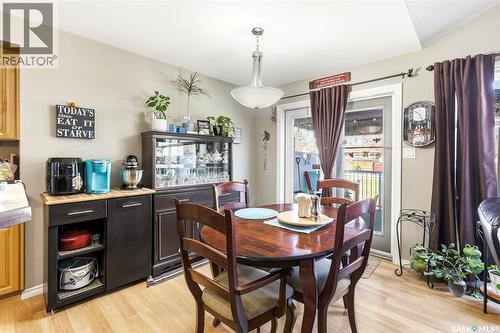 2827 Meadow Park Crescent E, Regina, SK - Indoor Photo Showing Dining Room