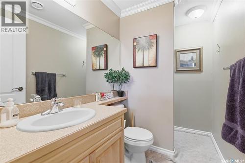 2827 Meadow Park Crescent E, Regina, SK - Indoor Photo Showing Bathroom