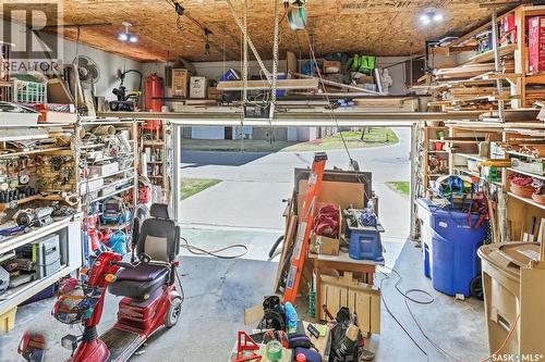 2827 Meadow Park Crescent E, Regina, SK - Indoor