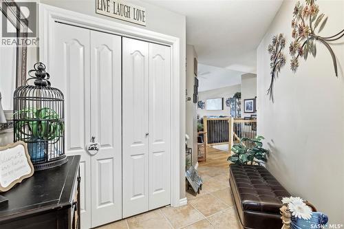 2827 Meadow Park Crescent E, Regina, SK - Indoor Photo Showing Other Room