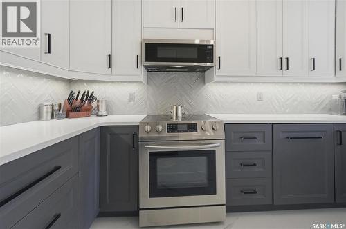 203 Gustin Crescent, Saskatoon, SK - Indoor Photo Showing Kitchen