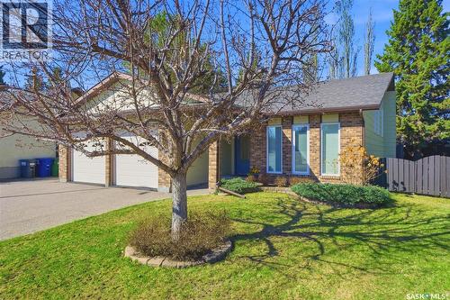 203 Gustin Crescent, Saskatoon, SK - Outdoor