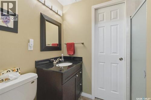 203 Gustin Crescent, Saskatoon, SK - Indoor Photo Showing Bathroom