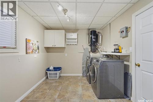 203 Gustin Crescent, Saskatoon, SK - Indoor Photo Showing Laundry Room