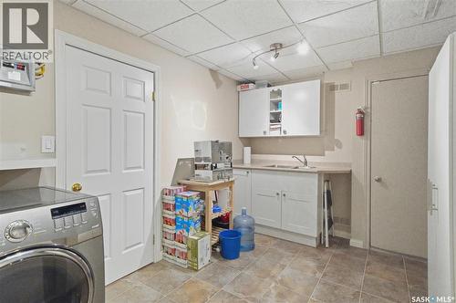 203 Gustin Crescent, Saskatoon, SK - Indoor Photo Showing Laundry Room