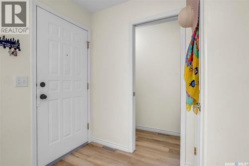 1122 12Th Street E, Saskatoon, SK - Indoor