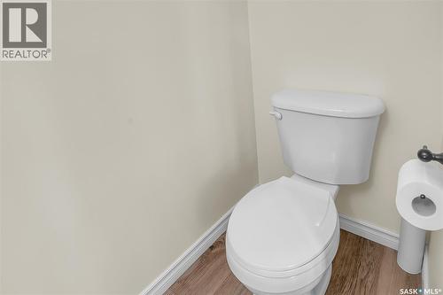 1122 12Th Street E, Saskatoon, SK - Indoor Photo Showing Bathroom