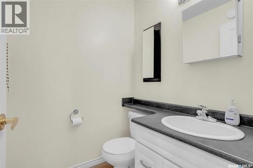 1122 12Th Street E, Saskatoon, SK - Indoor Photo Showing Bathroom