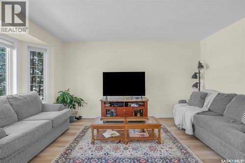 1122 12Th Street E, Saskatoon, SK - Indoor Photo Showing Living Room