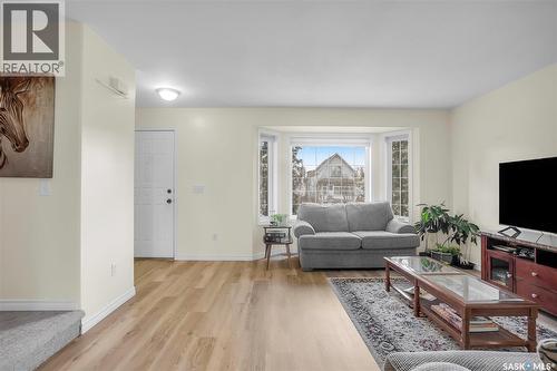 1122 12Th Street E, Saskatoon, SK - Indoor Photo Showing Living Room