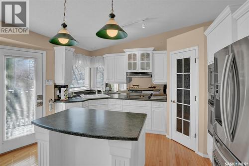 1684 Fenwick Crescent N, Regina, SK - Indoor Photo Showing Kitchen