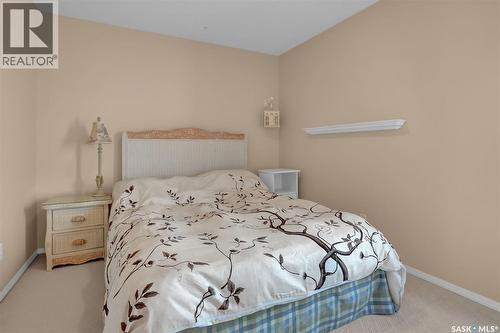 1684 Fenwick Crescent N, Regina, SK - Indoor Photo Showing Bedroom
