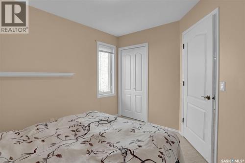1684 Fenwick Crescent N, Regina, SK - Indoor Photo Showing Bedroom