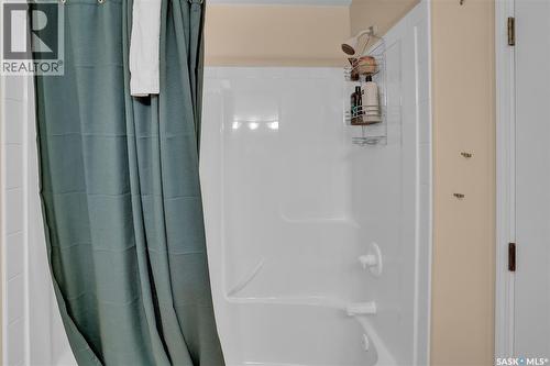 1684 Fenwick Crescent N, Regina, SK - Indoor Photo Showing Bathroom