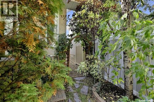 1684 Fenwick Crescent N, Regina, SK - Outdoor