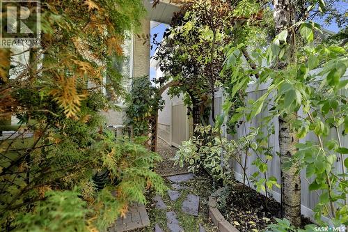 1684 Fenwick Crescent N, Regina, SK - Outdoor